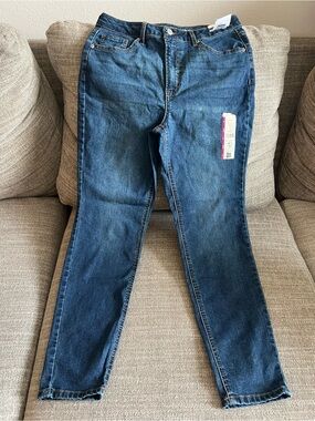 NOBO Women's Skinny Jeans in Dark Blue Wash